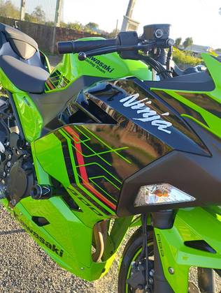 KAWASAKI NINJA 400 KRT EDITION KAWASAKI NINJA 400 KRT EDITION